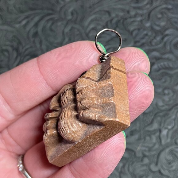 Hand Carved Tarantula Spider Pendant Picture Jasper Stone Jewelry - Picture 4 of 6